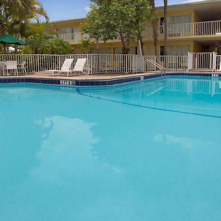 Ramada By Wyndham Fort Lauderdale Airport/Cruise Port Dania Beach Luaran gambar